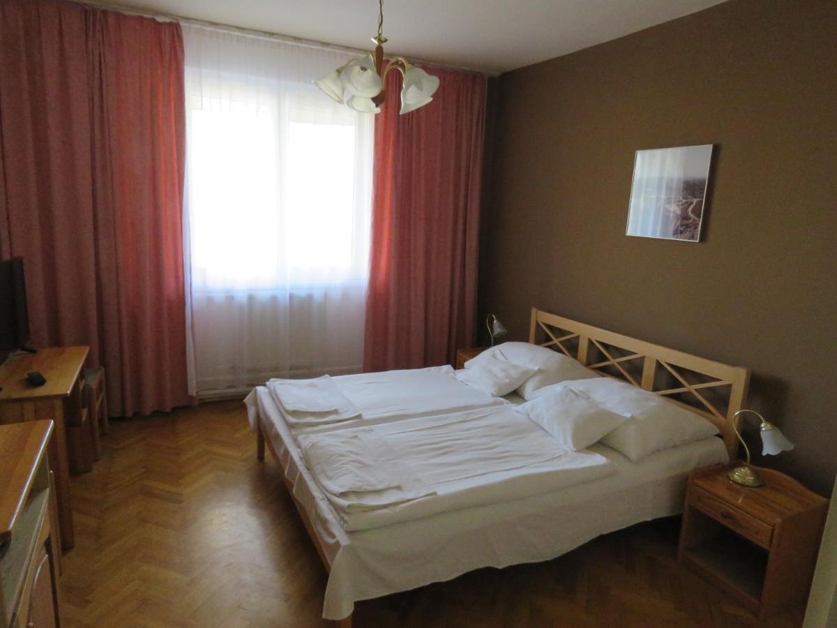 Thermal Apartmanhaz Komarom Ngoại thất bức ảnh
