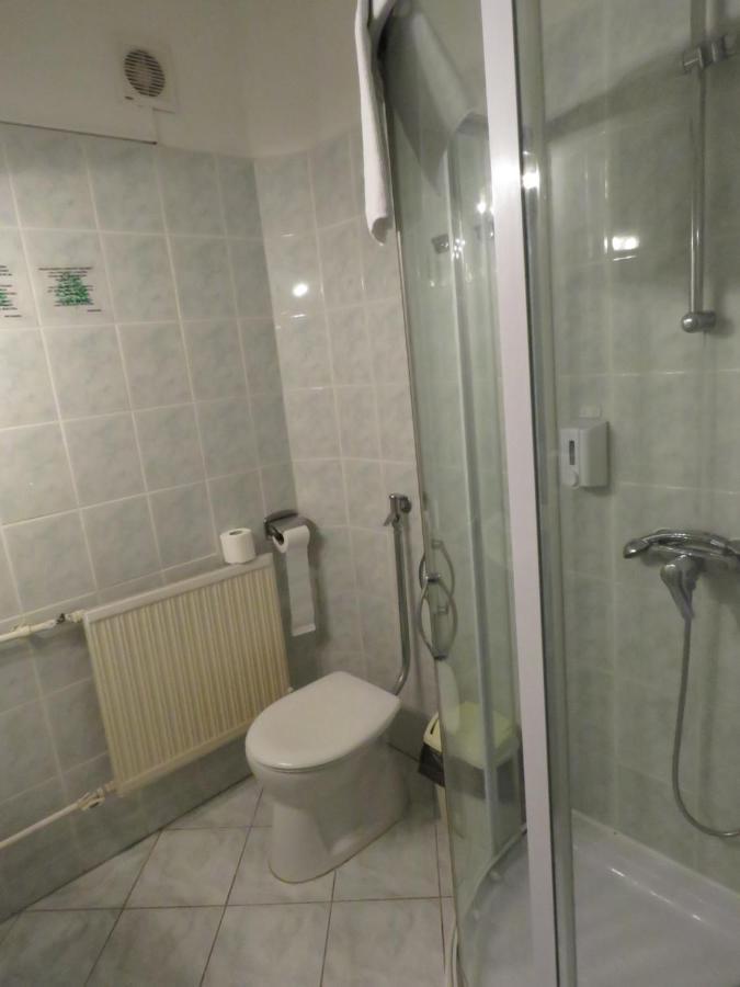 Thermal Apartmanhaz Komarom Ngoại thất bức ảnh